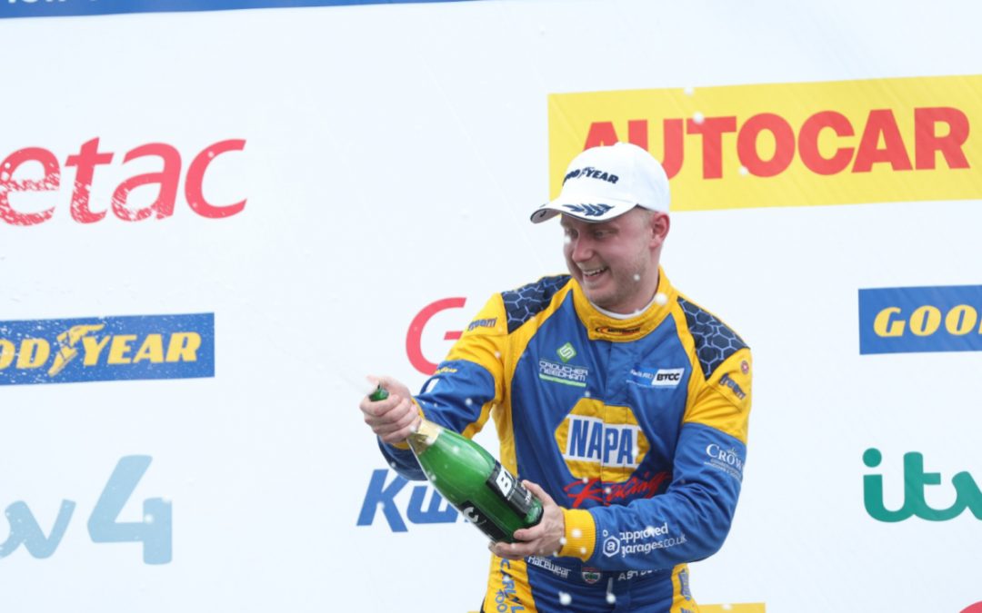 PODIUM HAT-TRICK FOR NAPA RACING UK’S SUTTON AT ULTRA-FAST THRUXTON
